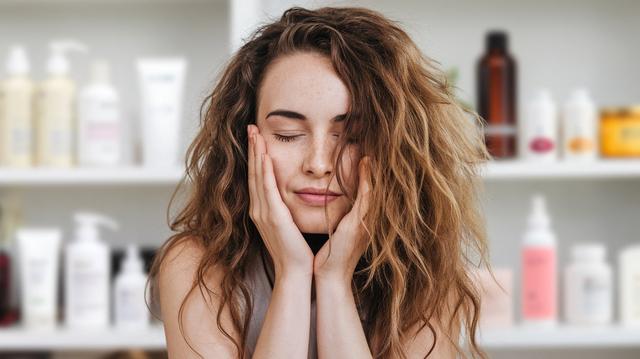 How to Get Rid of Frizzy Hair: Simple Tips for Smooth Hai