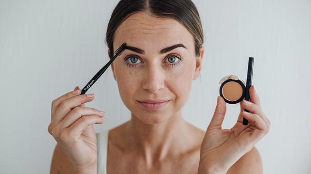 How to Make Thin Eyebrows Look Fuller: Easy & Effective Tips How to Make Thin Eyebrows Look Fuller: Easy & Effective Tips