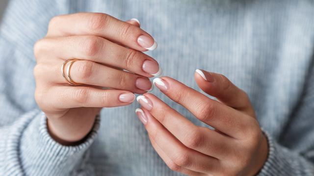 How to Prevent Nail Splitting and Peeling: Easy Tips for Healthy Nails How to Prevent Nail Splitting and Peeling: Easy Tips for Healthy Nails